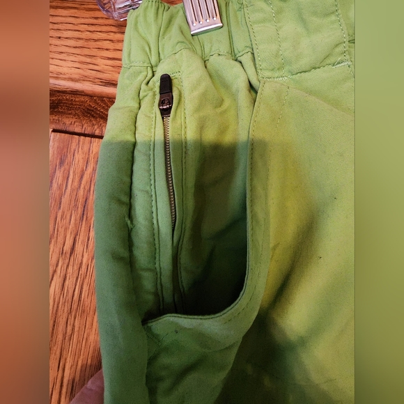 L.L.Bean Hiking Cargo Nylon Supplex Green Capri's Size M Reg - Picture 3 of 7